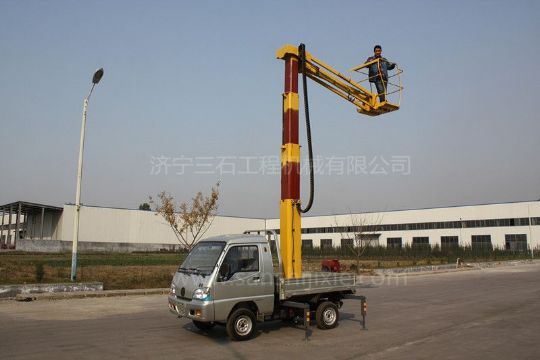 點擊查看詳細信息<br>標題：小型高空作業車 閱讀次數：3078