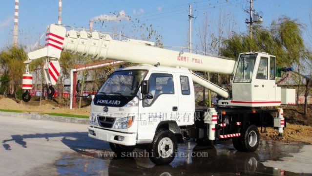 點(diǎn)擊查看詳細(xì)信息<br>標(biāo)題：8噸汽車吊 閱讀次數(shù)：3137