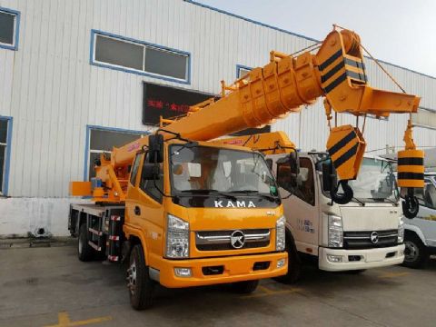 點(diǎn)擊查看詳細(xì)信息<br>標(biāo)題：10噸凱馬汽車吊 閱讀次數(shù)：2116